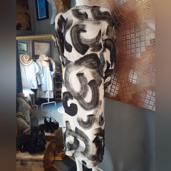 Zara Abstract Black and Off White Dress - Picture 14 of 14